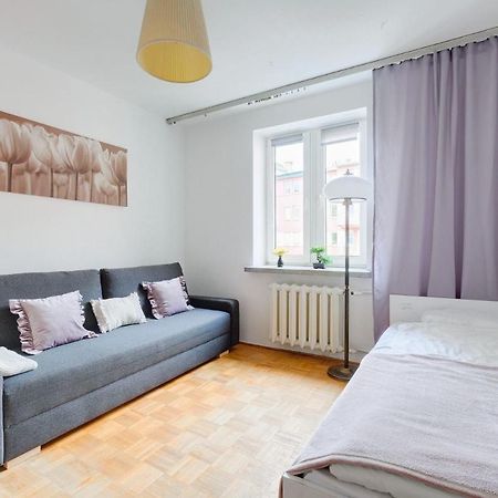 2 Bedroom Apartment In Green Location Varsó Kültér fotó