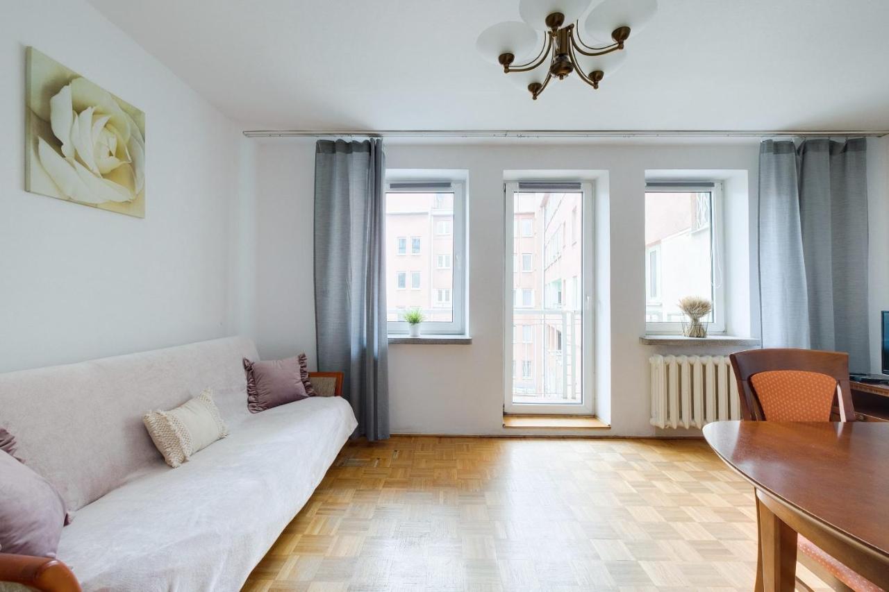 2 Bedroom Apartment In Green Location Varsó Kültér fotó