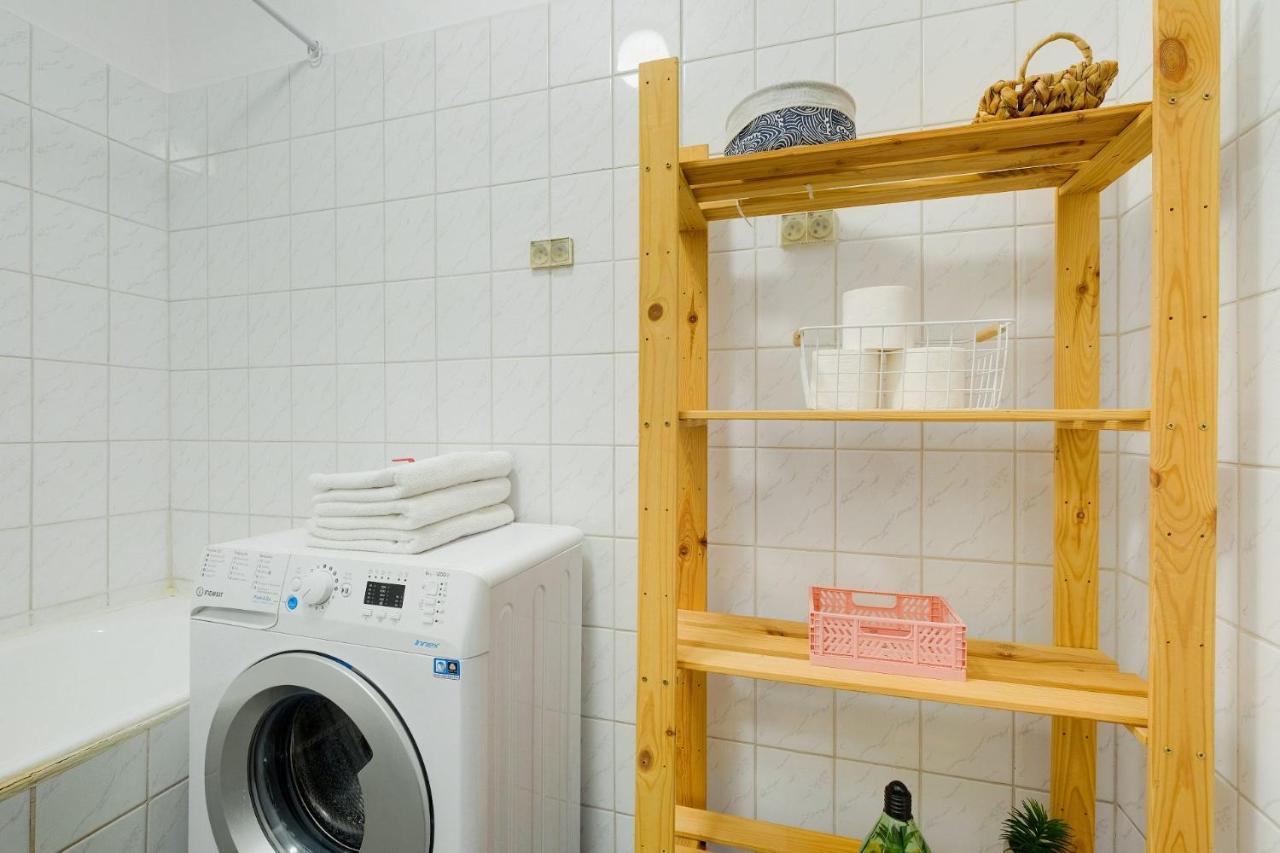 2 Bedroom Apartment In Green Location Varsó Kültér fotó